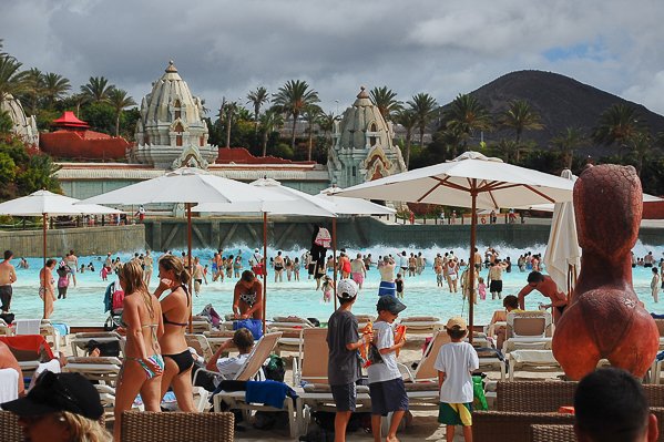 Siam Beach, the largest artificial wave pool in the world
