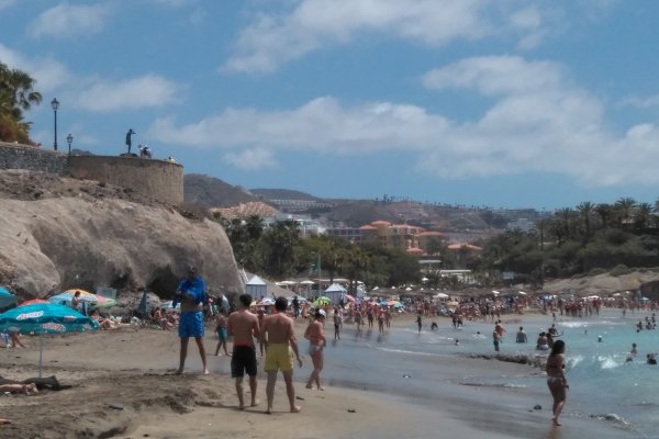 Playa del Duque in the summer