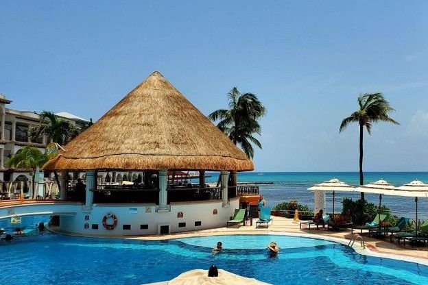 All inclusive Hotel pool