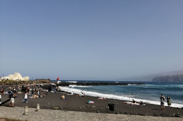 Western part of Playa Martinez also known as Playa La Barranquera