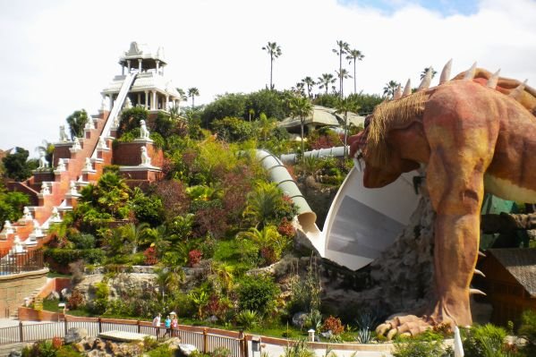 Siam Park attractions. In the right the Dragon and Tower if Power in the left