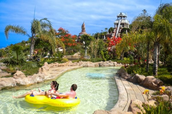 Visitors having fun on the Mai Thai River inside Siam Park