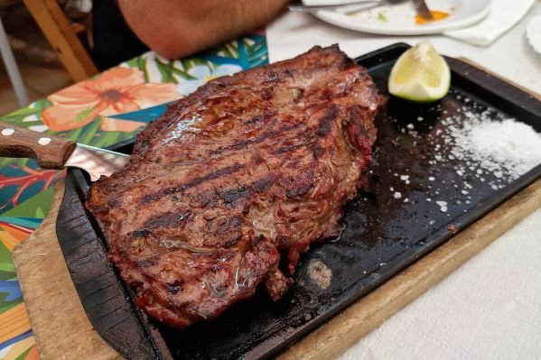 Grilled beef entrecote in a guachinche