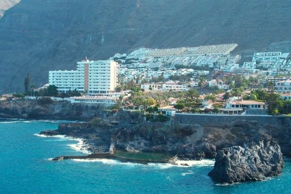Accommodation area in Los Gigantes' Cliffs 