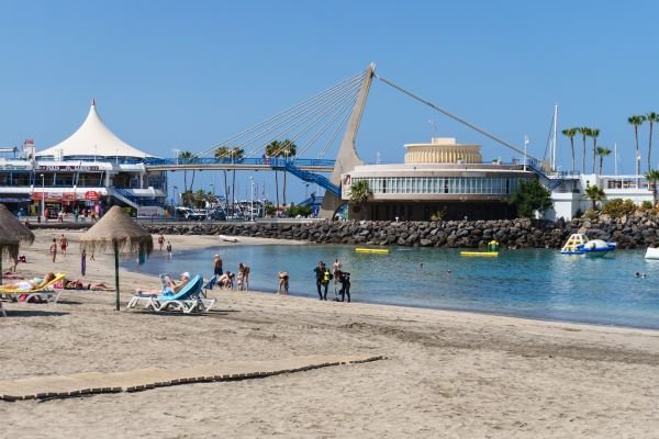 Playa La Pinta & The Puerto Colon Yacht Club